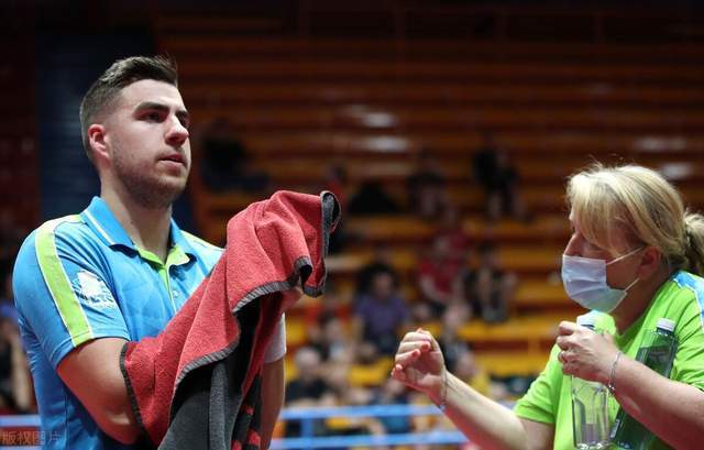 一场比赛并 一场比赛并